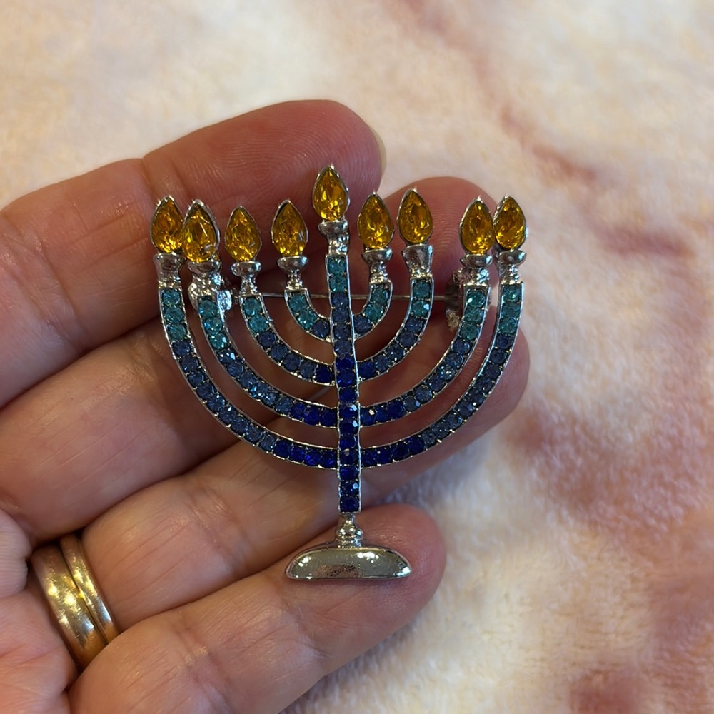 Blue and Gold Crystal Encrusted Hanukkah Menorah Brooch Pin NWT 1.75”x1.75” - Picture 6 of 15